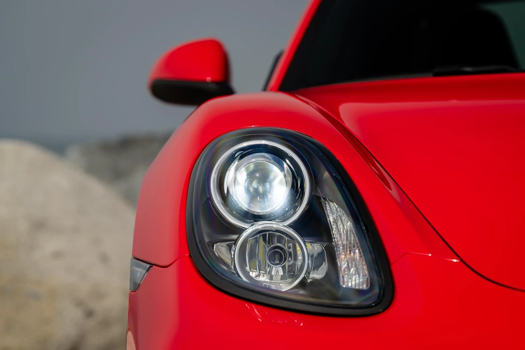 2016 Porsche 981 Cayman - Image 27 of 31