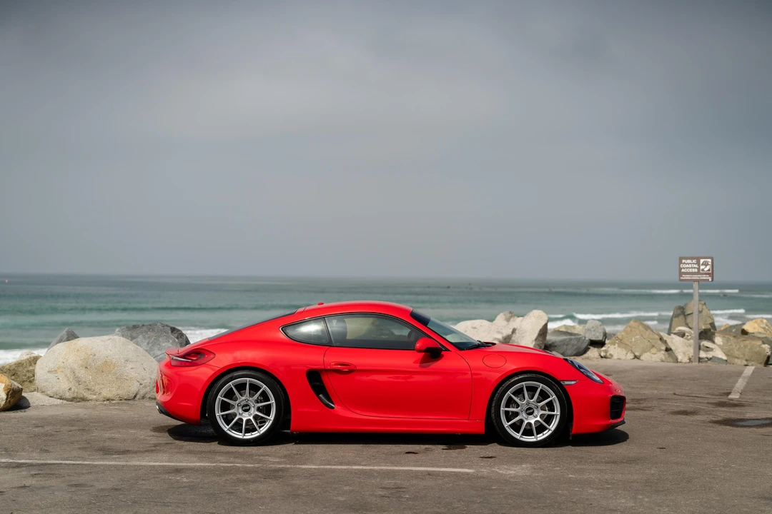 2016 Porsche 981 Cayman - Image 17 of 31