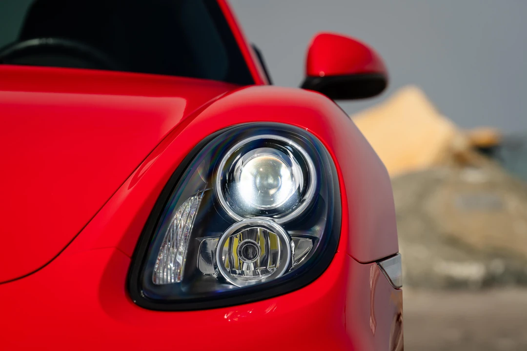 2016 Porsche 981 Cayman - Image 29 of 31