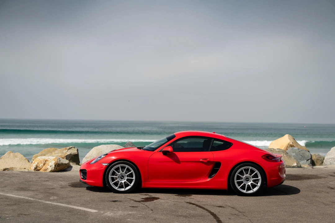 2016 Porsche 981 Cayman - Image 11 of 31