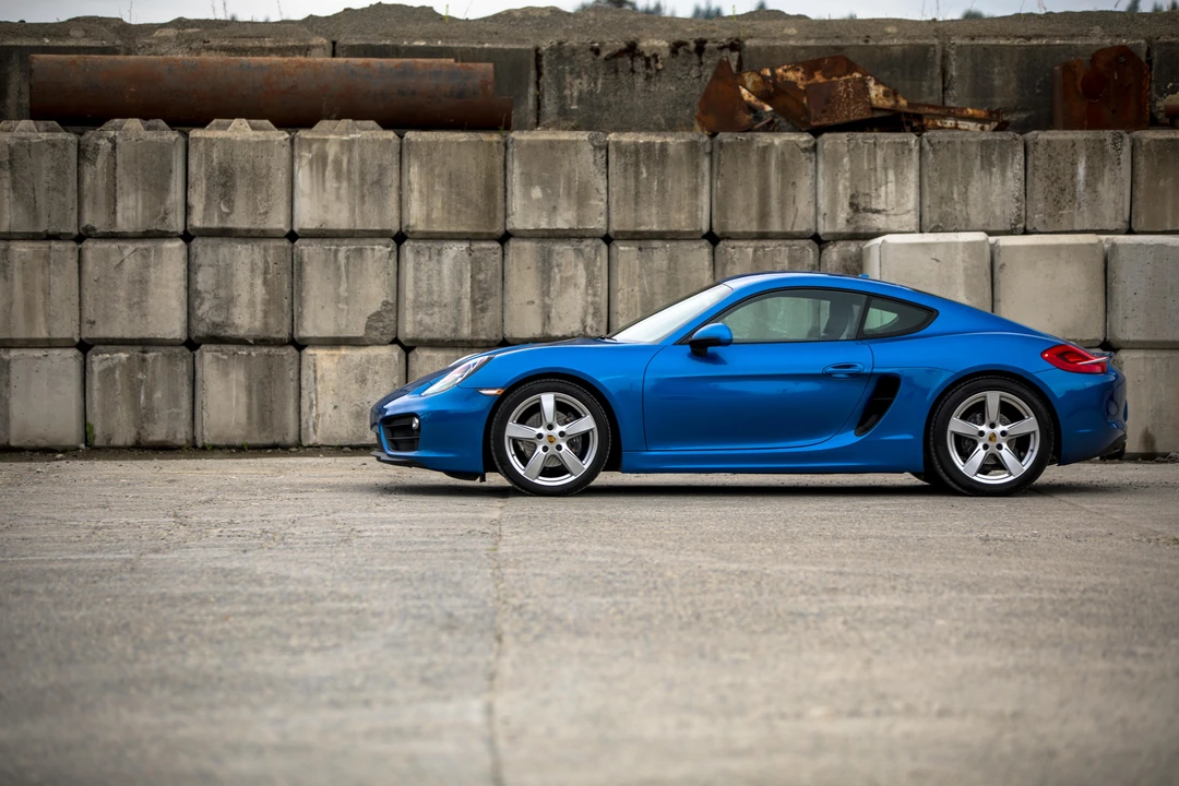 2016 Porsche 981 Cayman - Image 11 of 18
