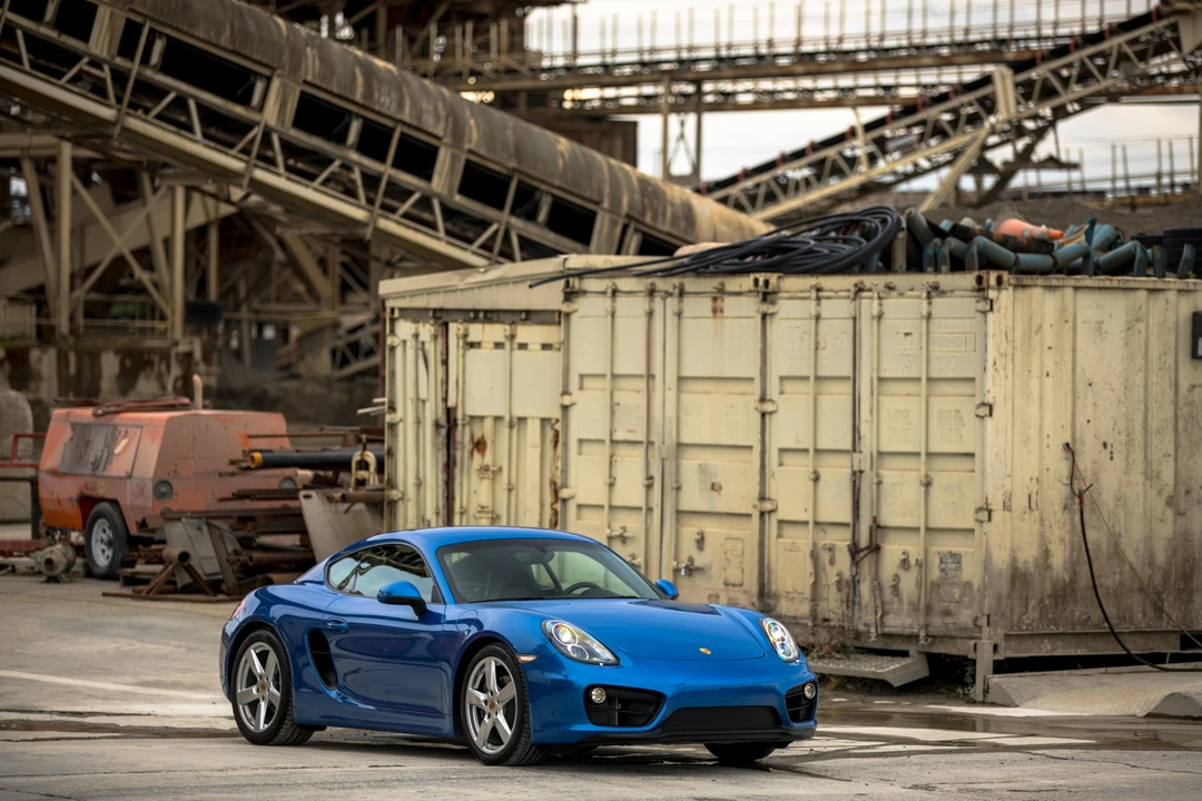 2016 Porsche 981 Cayman - Image 17 of 18