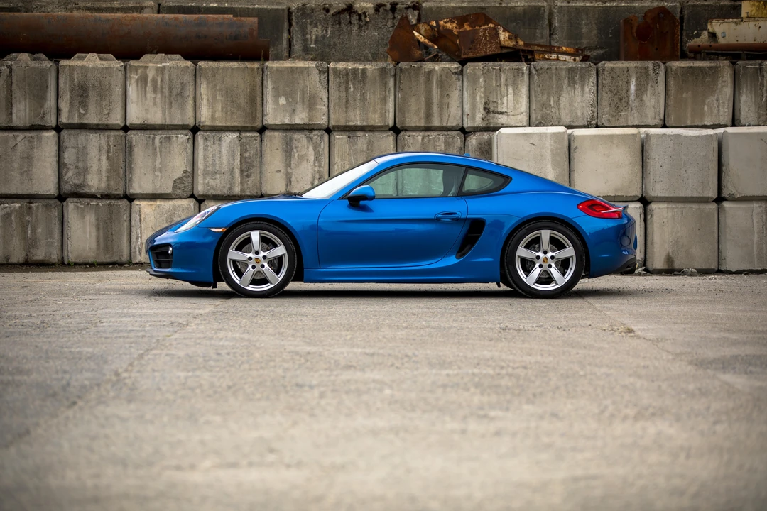 2016 Porsche 981 Cayman - Image 10 of 18