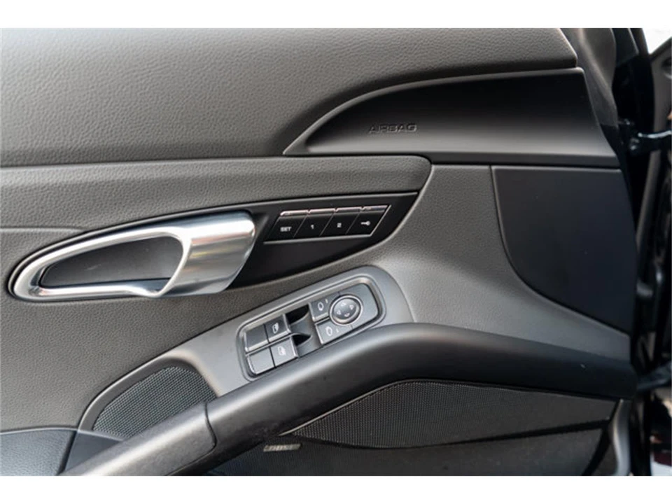 2016 Porsche 981 Cayman - Image 11 of 12