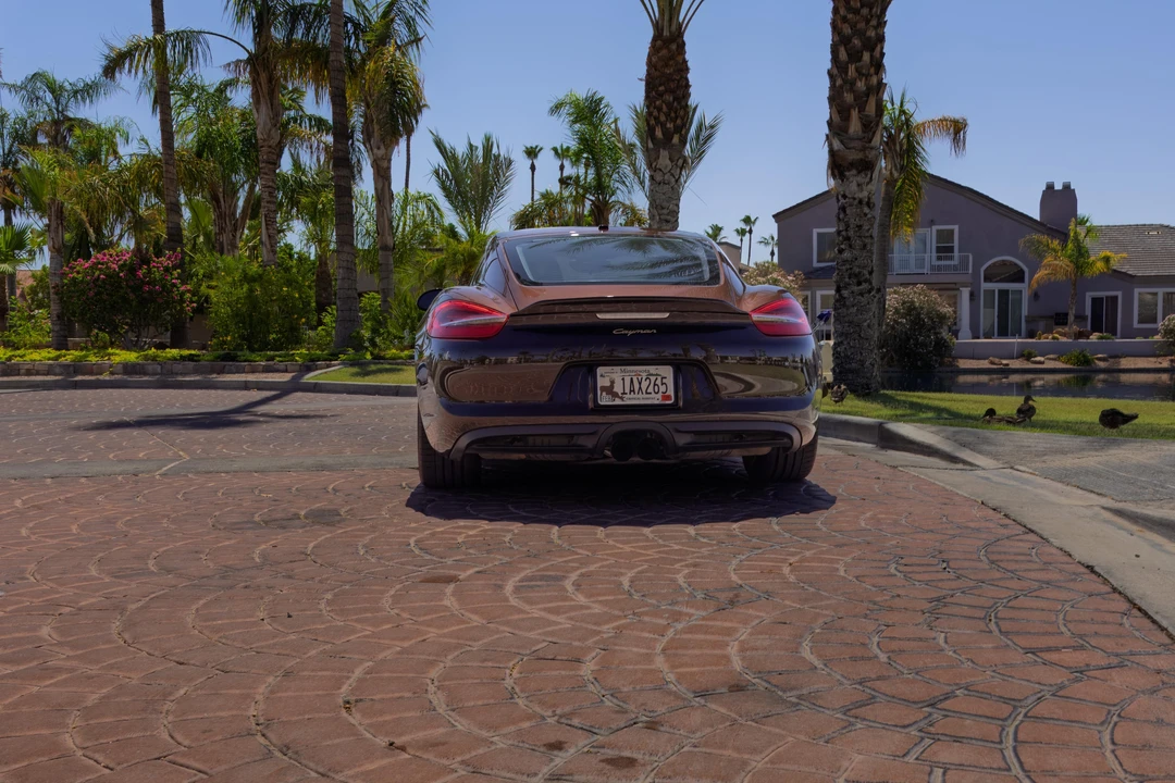 2016 Porsche 981 Cayman - Image 16 of 31