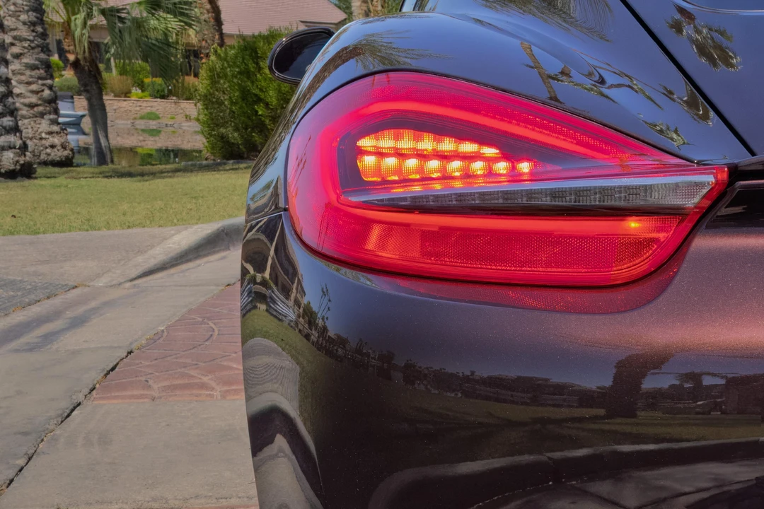 2016 Porsche 981 Cayman - Image 30 of 31
