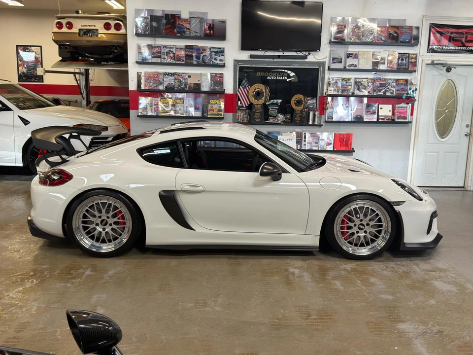 2016 Porsche 981 Cayman - Image 5 of 31