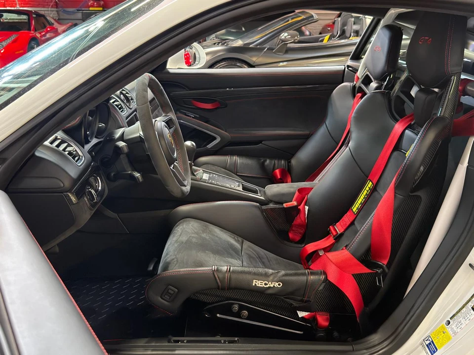2016 Porsche 981 Cayman - Image 24 of 31