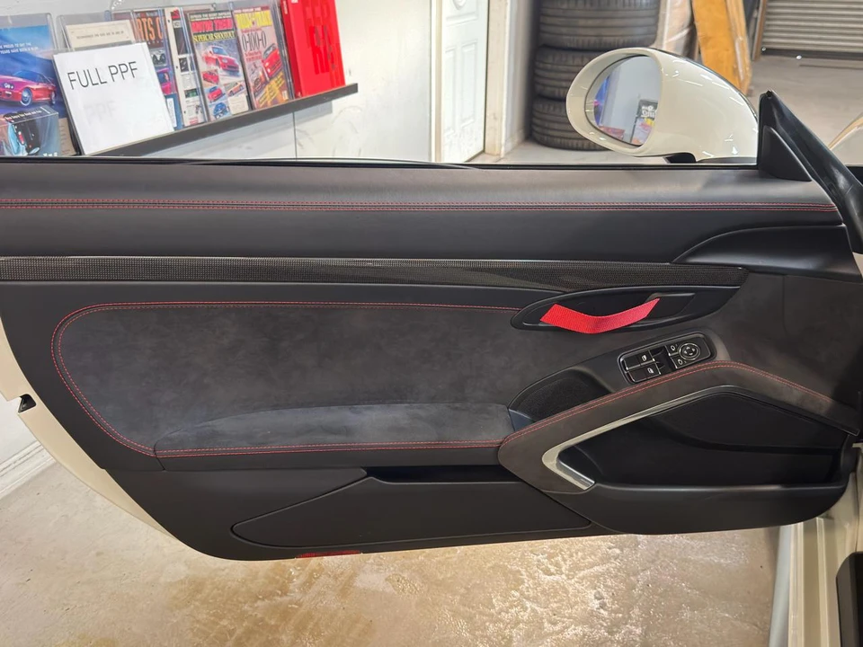 2016 Porsche 981 Cayman - Image 26 of 31