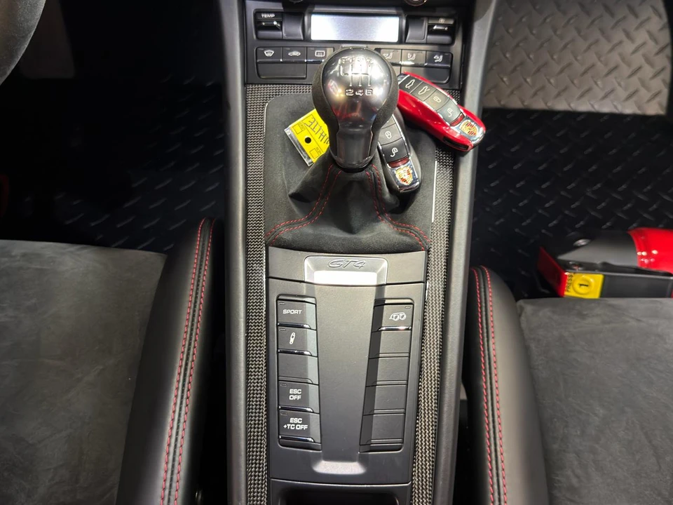 2016 Porsche 981 Cayman - Image 30 of 31