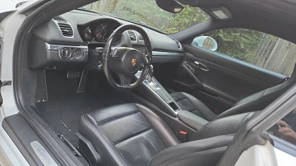 2016 Porsche 981 Cayman - Image 9 of 12