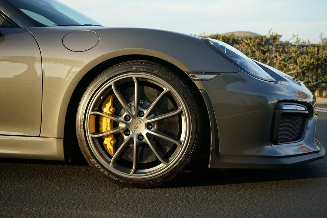 2016 Porsche 981 Cayman GT4 - Image 3 of 13