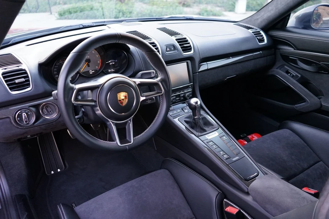 2016 Porsche 981 Cayman GT4 - Image 6 of 13