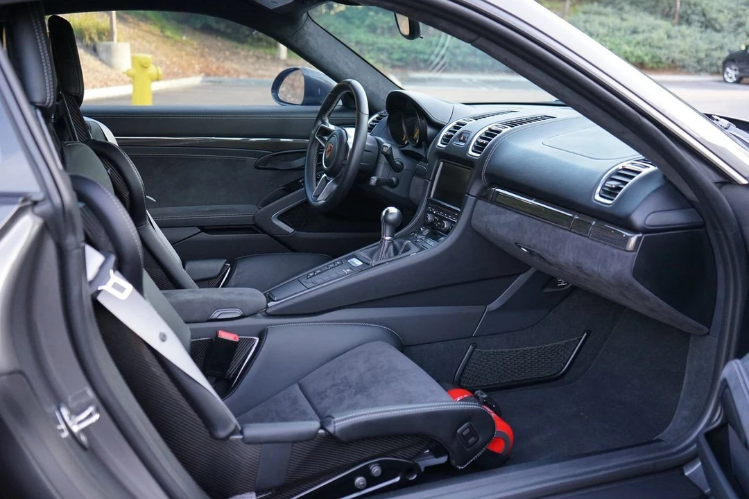 2016 Porsche 981 Cayman GT4 - Image 7 of 13