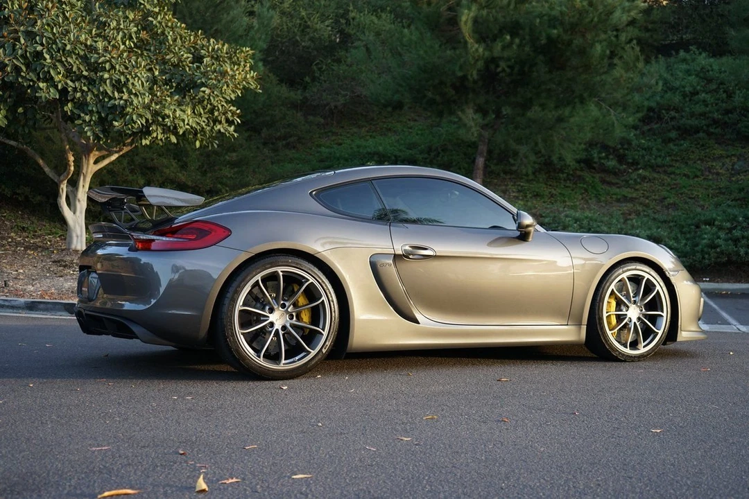 2016 Porsche 981 Cayman GT4 - Image 8 of 13