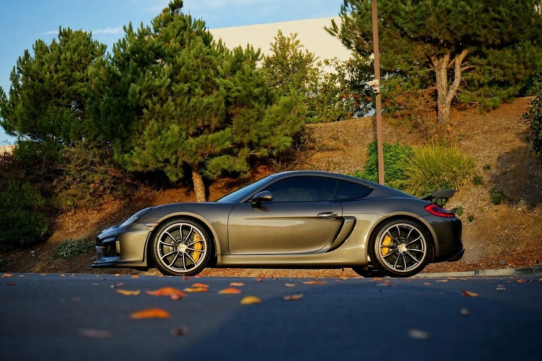 2016 Porsche 981 Cayman GT4 - Image 10 of 13