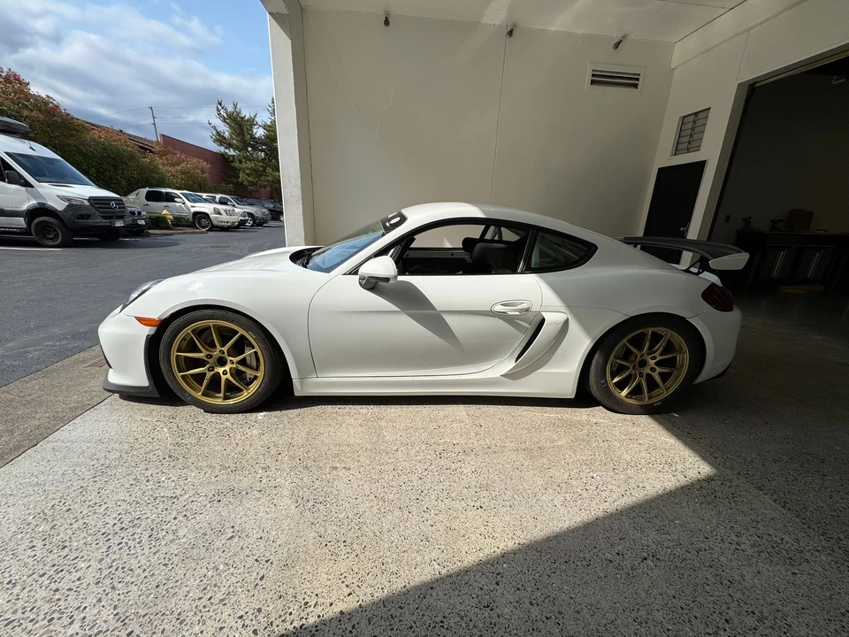 2016 Porsche 981 Cayman GT4 Clubsport - Image 4 of 27