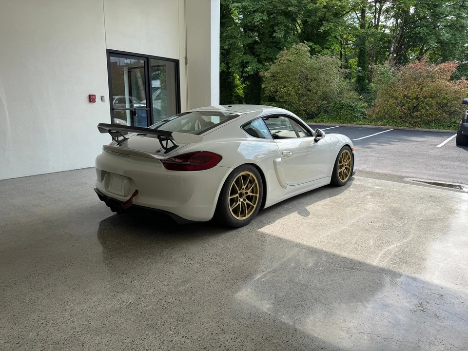 2016 Porsche 981 Cayman GT4 Clubsport - Image 9 of 27
