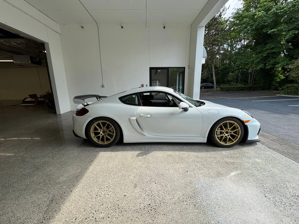 2016 Porsche 981 Cayman GT4 Clubsport - Image 10 of 27