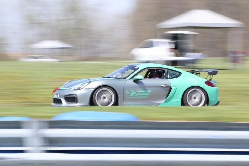 2016 Porsche 981 Cayman GT4 Clubsport - Image 6 of 11