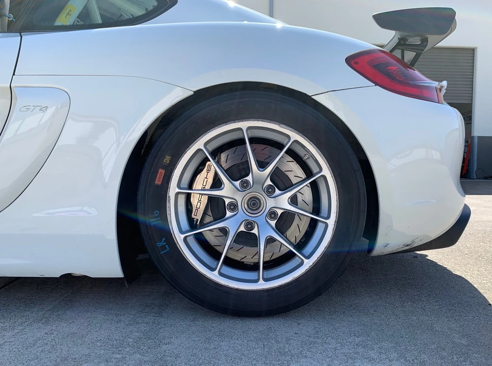 2016 Porsche 981 Cayman GT4 Clubsport - Image 10 of 25