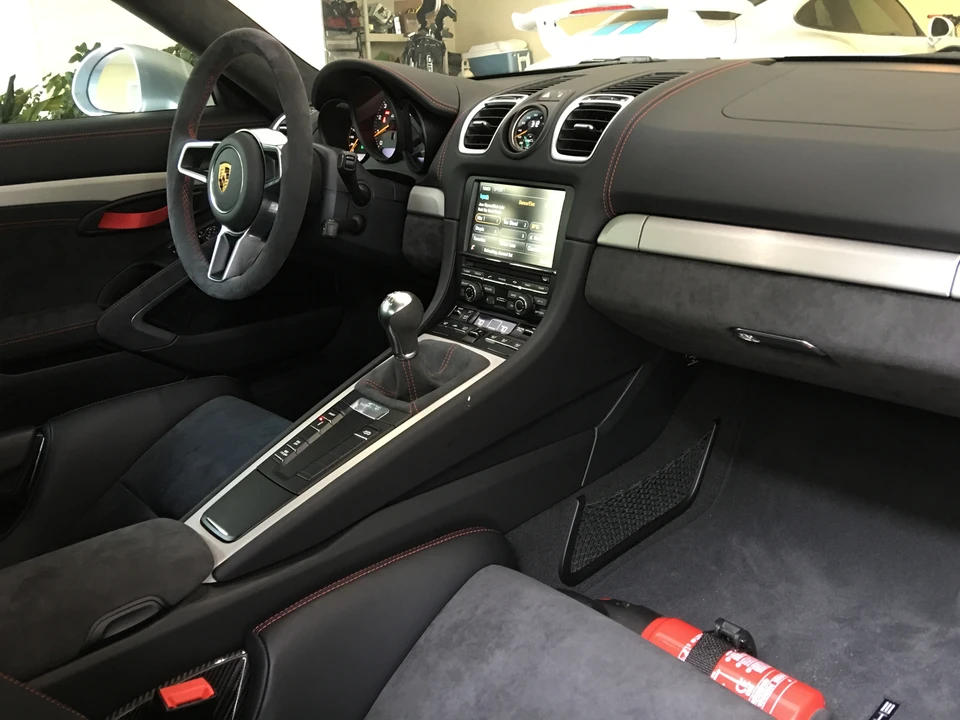 2016 Porsche 981 Cayman GT4 - Image 5 of 6