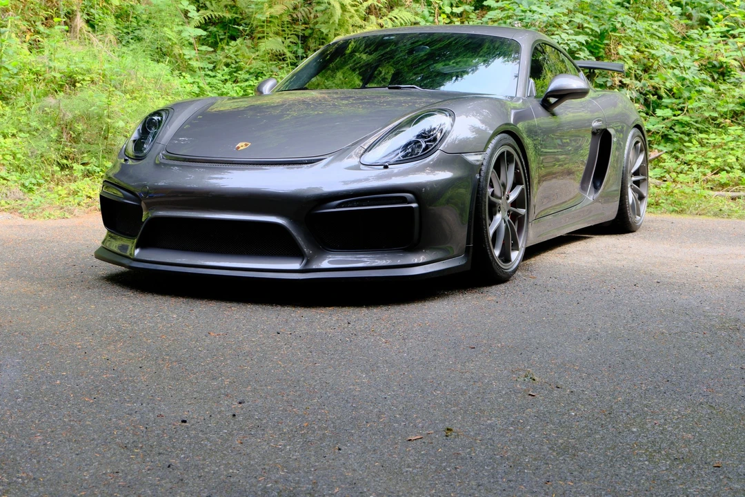 2016 Porsche 981 Cayman GT4 - Image 2 of 31