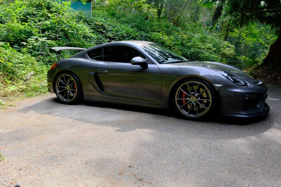 2016 Porsche 981 Cayman GT4 - Image 8 of 31