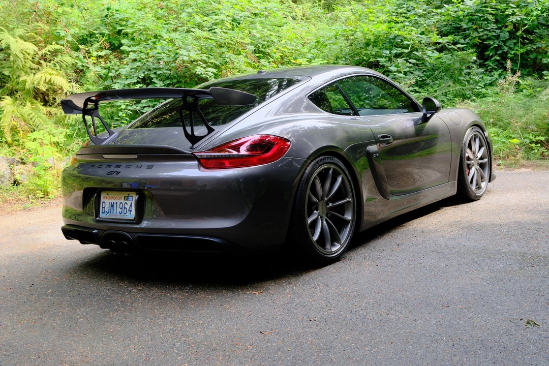 2016 Porsche 981 Cayman GT4 - Image 17 of 31