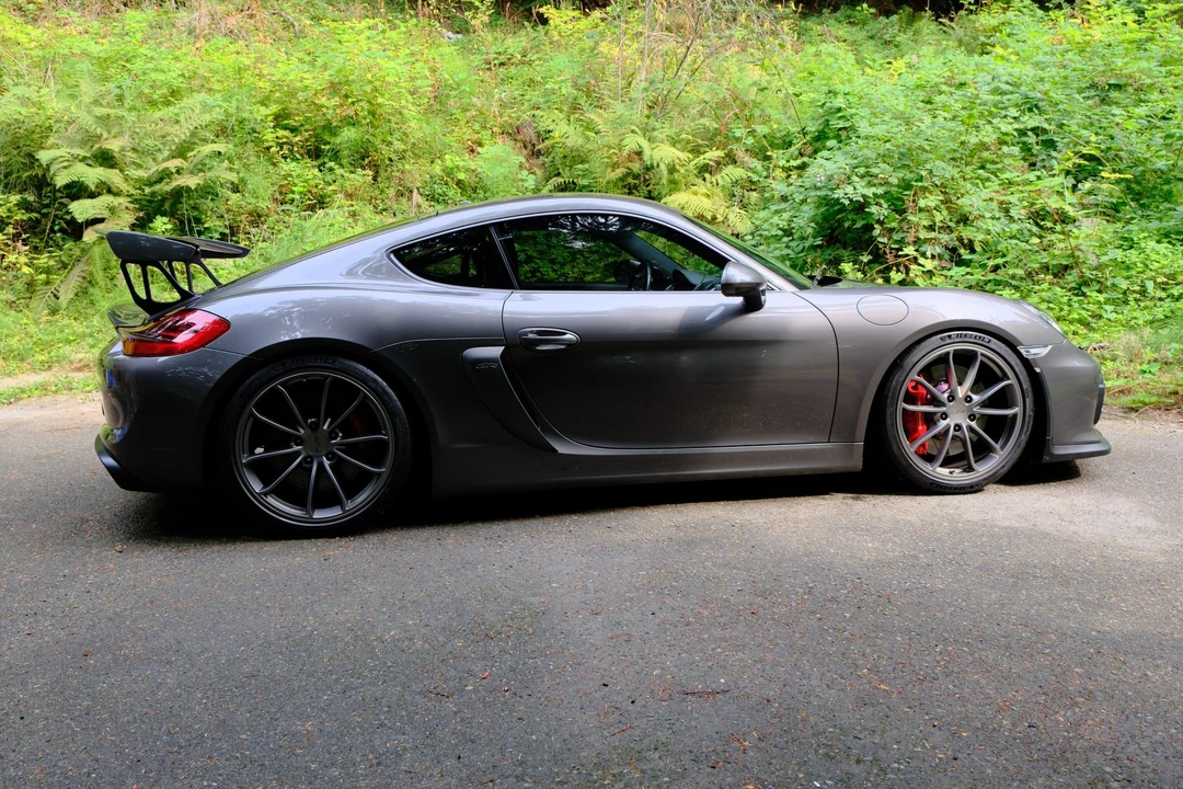 2016 Porsche 981 Cayman GT4 - Image 9 of 31