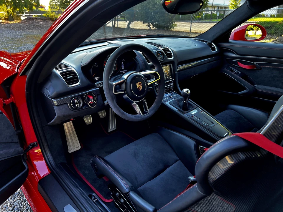 2016 Porsche 981 Cayman GT4 - Image 17 of 31