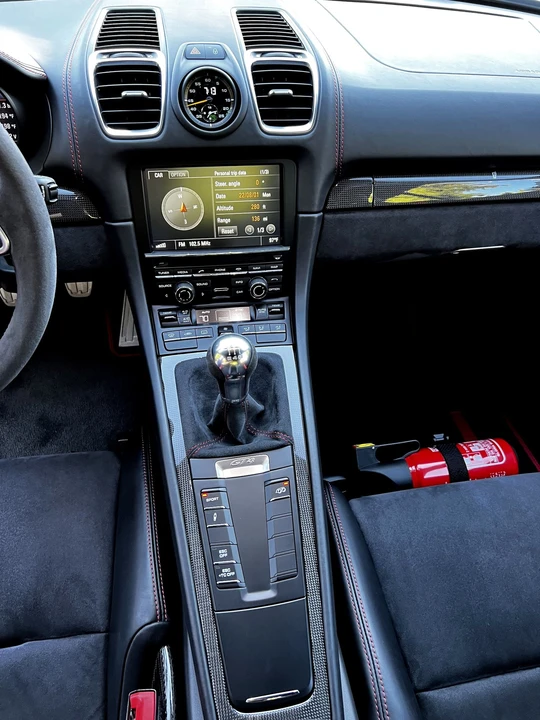2016 Porsche 981 Cayman GT4 - Image 23 of 31