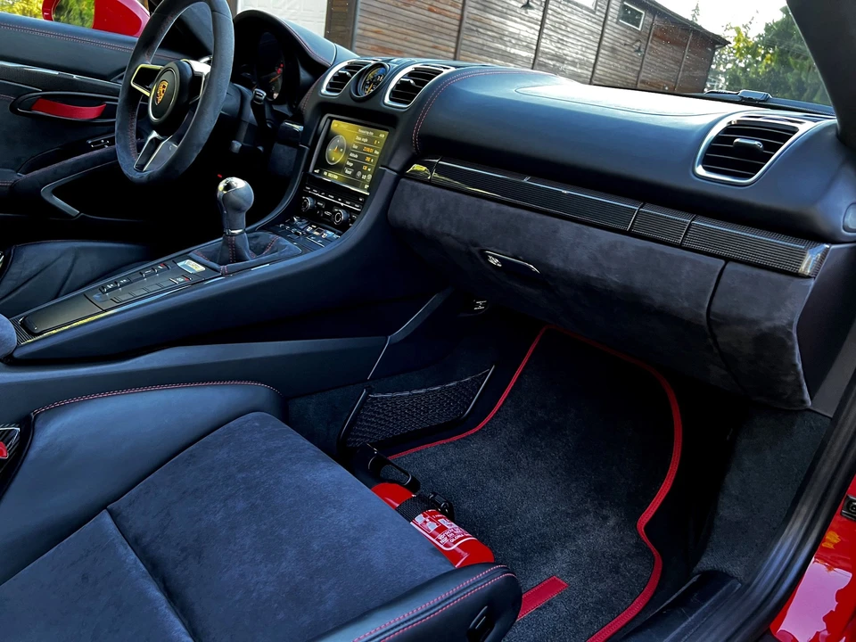 2016 Porsche 981 Cayman GT4 - Image 27 of 31