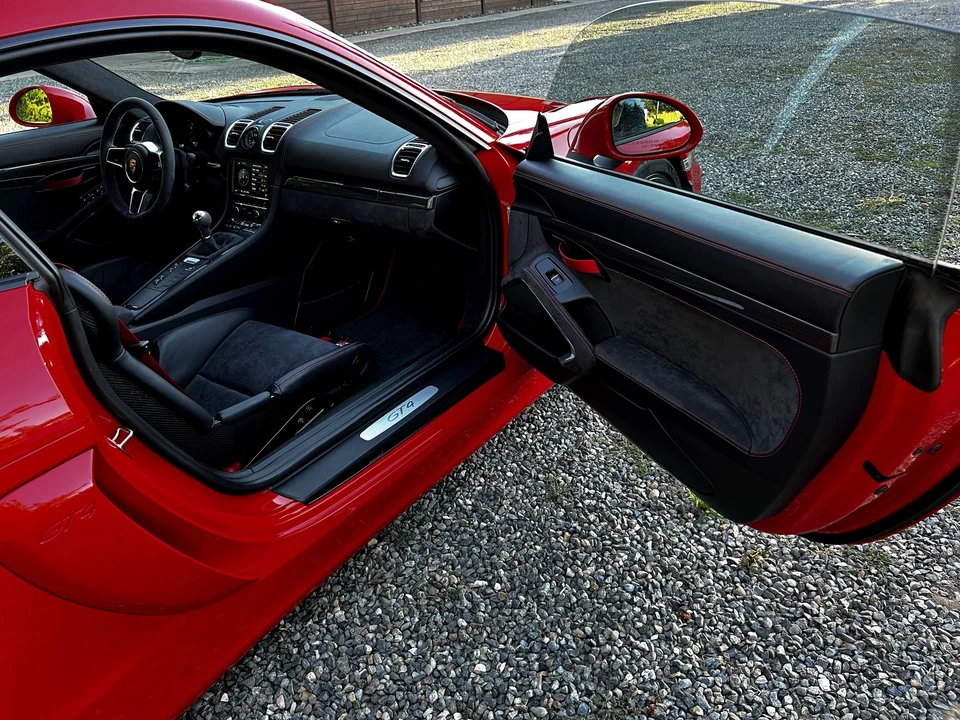 2016 Porsche 981 Cayman GT4 - Image 30 of 31