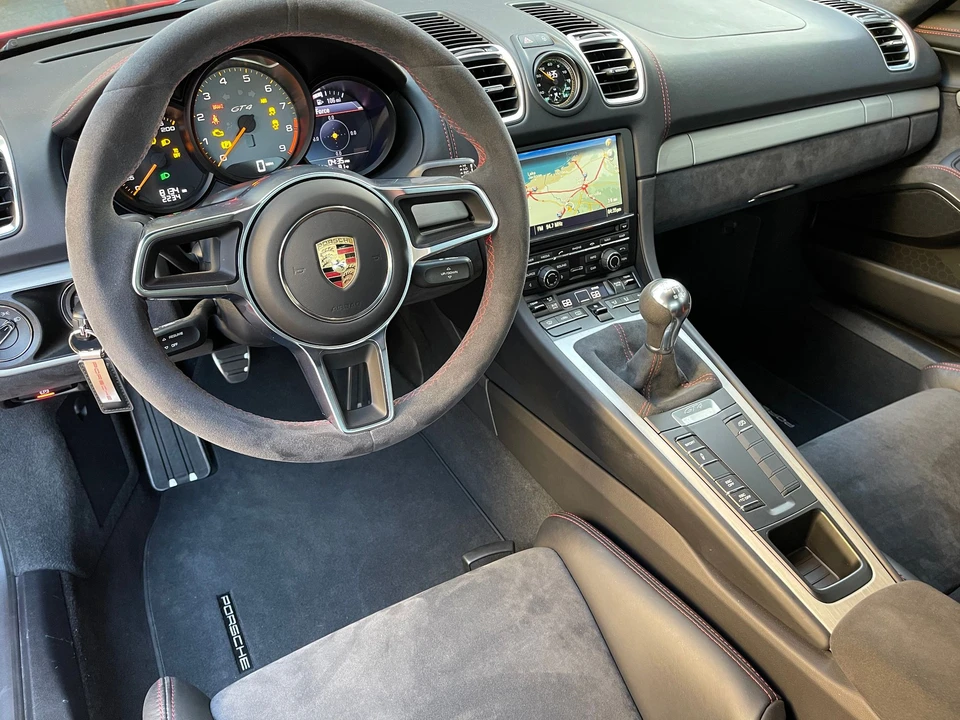 2016 Porsche 981 Cayman GT4 - Image 4 of 11