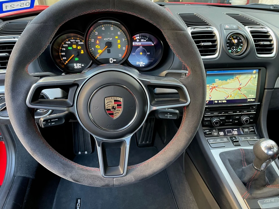 2016 Porsche 981 Cayman GT4 - Image 10 of 11