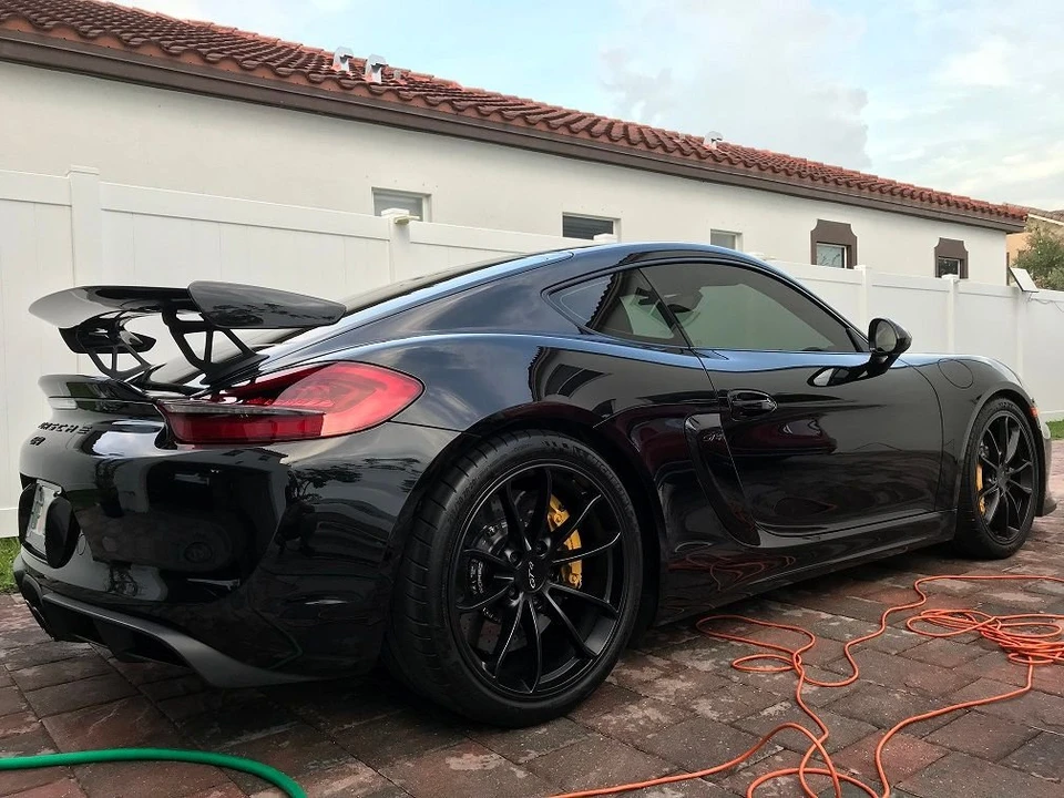 2016 Porsche 981 Cayman GT4 - Image 4 of 16