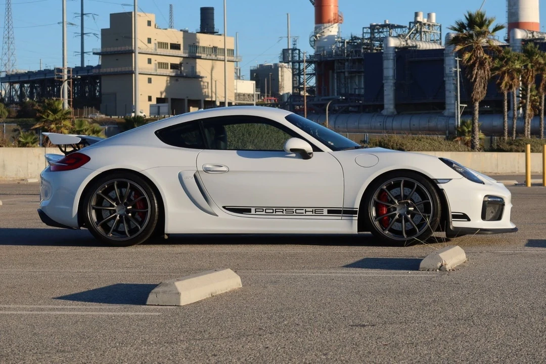 2016 Porsche 981 Cayman GT4 - Image 2 of 11