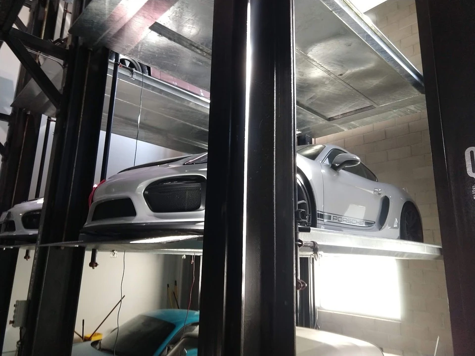 2016 Porsche 981 Cayman GT4 - Image 11 of 11