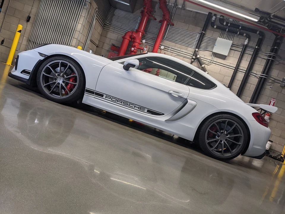 2016 Porsche 981 Cayman GT4 - Image 4 of 11