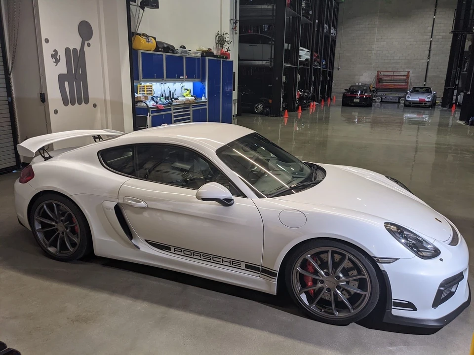 2016 Porsche 981 Cayman GT4 - Image 7 of 11