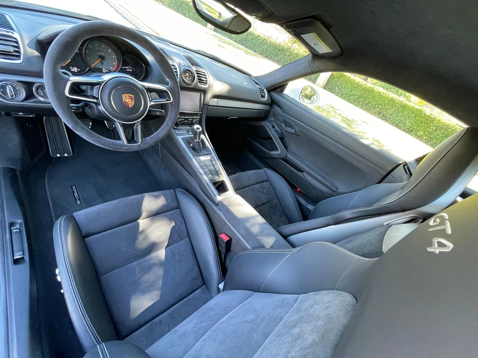 2016 Porsche 981 Cayman GT4 - Image 19 of 31