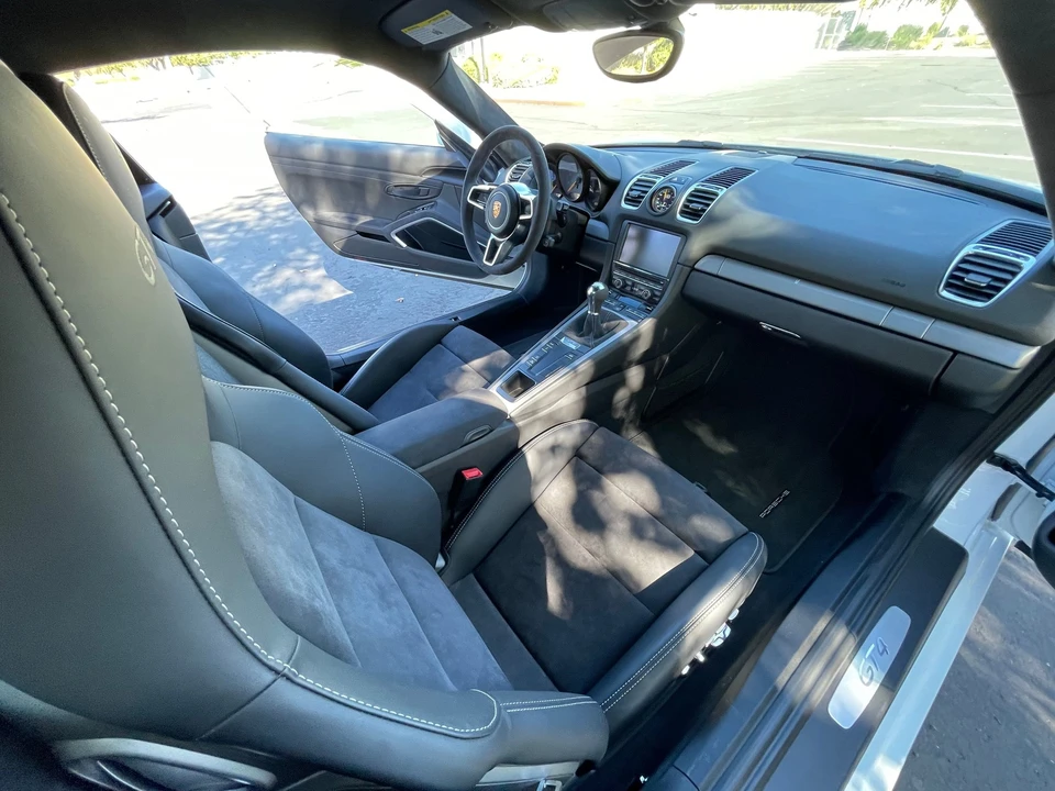 2016 Porsche 981 Cayman GT4 - Image 24 of 31