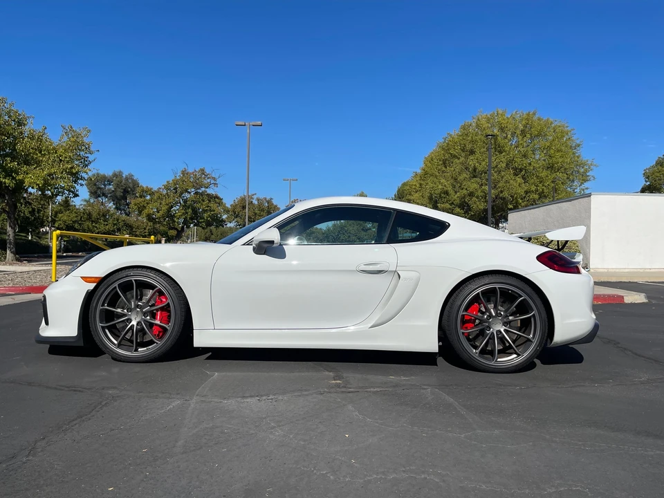 2016 Porsche 981 Cayman GT4 - Image 3 of 31
