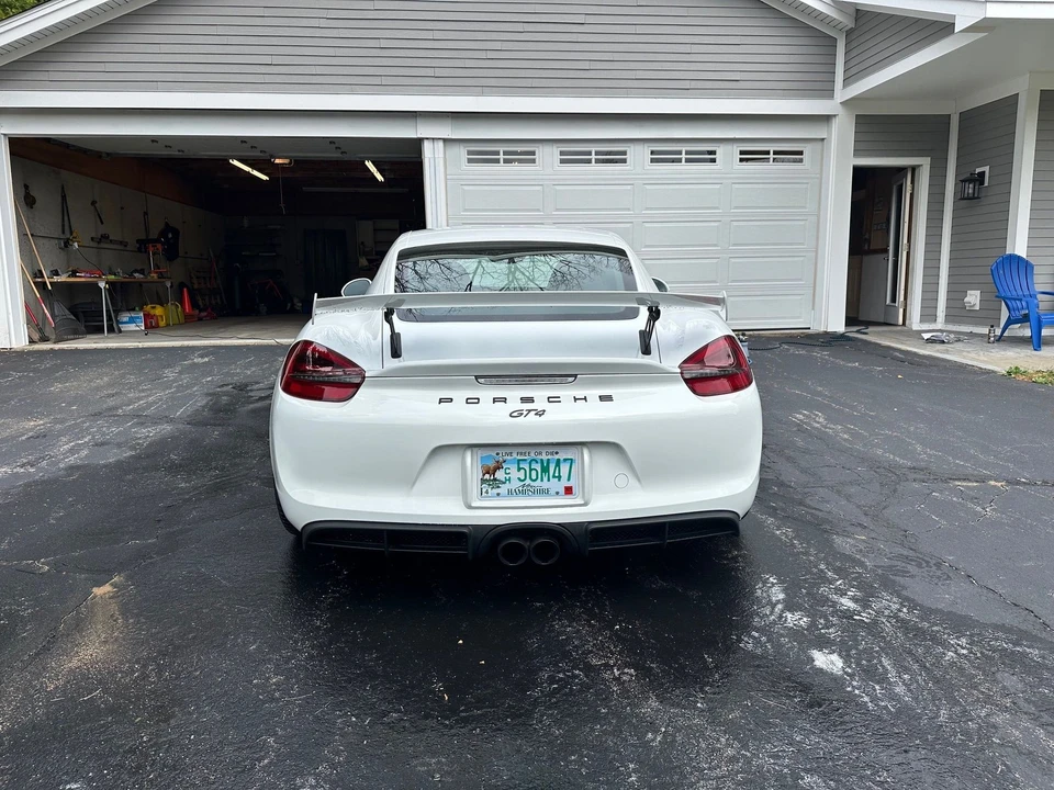 2016 Porsche 981 Cayman GT4 - Image 4 of 11