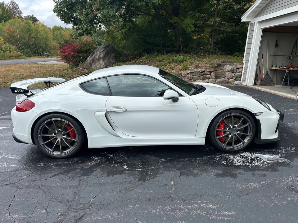 2016 Porsche 981 Cayman GT4 - Image 6 of 11