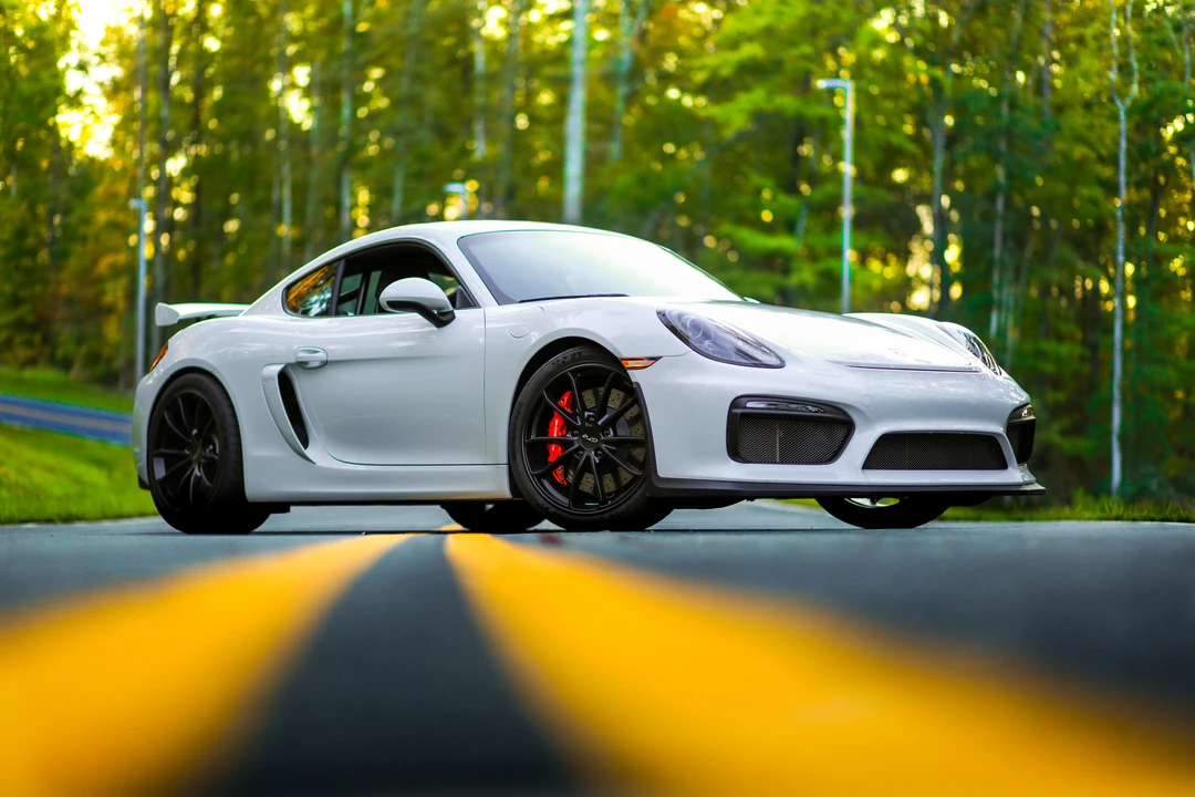 2016 Porsche 981 Cayman GT4 - Image 4 of 4