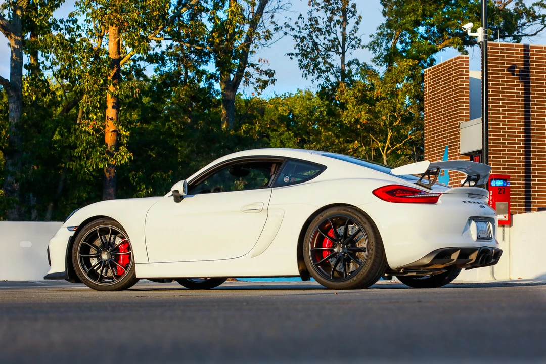 2016 Porsche 981 Cayman GT4 - Image 3 of 4