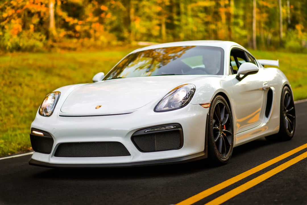 2016 Porsche 981 Cayman GT4 - Image 2 of 4