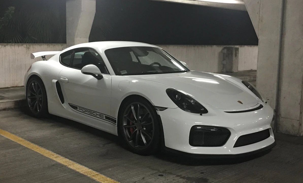 2016 Porsche 981 Cayman GT4 - Image 9 of 11